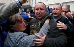 Ukraine: Người biểu tình phóng thích 30 nhà hoạt động cùng phe