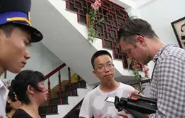Phóng viên quốc tế trực tiếp tìm hiểu vụ tàu cá Việt Nam bị đâm chìm