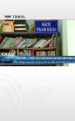 Tặng hơn 1,2 triệu sách giáo khoa cho học sinh vùng lũ