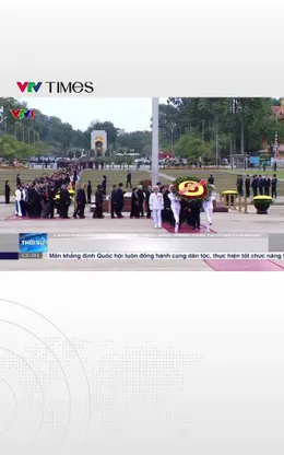 Lãnh đạo Đảng, Nhà nước và đại diện các thế hệ đại biểu Quốc hội vào Lăng viếng Chủ tịch Hồ Chí Minh