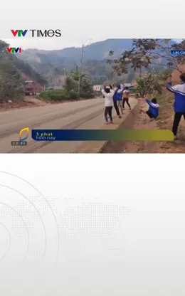 Triệu tập 27 học sinh tụ tập tràn ra lòng đường, nhảy múa để "xin còi"