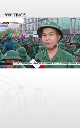 Thanh niên phấn khởi lên đường nhập ngũ 