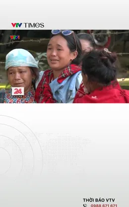 Khoảnh khắc người mẹ đoàn tụ với con trai sau 3 ngày mất tích ở Nepal