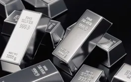 Giá bạc lập kỷ lục mới, tăng mạnh trong bối cảnh khủng hoảng niềm tin vào USD
