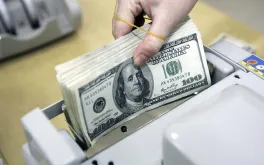 Giá USD ngân hàng đi ngang, thị trường tự do giảm nhẹ
