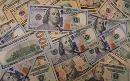Giá USD tại ngân hàng đồng loạt đi xuống, thị trường quốc tế dõi theo căng thẳng Trung Đông