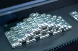 Giá bạc hôm nay 4/3: Phục hồi trở lại, tăng gần 2 triệu đồng/kg