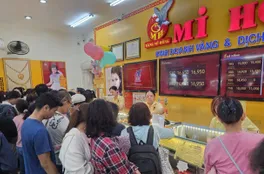 Diễn biến ở tiệm vàng khi giá giảm về dưới 170 triệu đồng/lượng