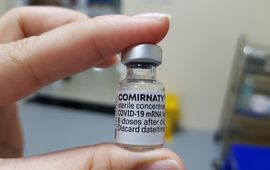 Thêm 1,2 triệu liều vaccine COVID-19 Pfizer về đến Việt Nam