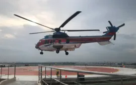 Trực thăng đưa bệnh nhân từ đảo Song Tử Tây về đất liền cấp cứu