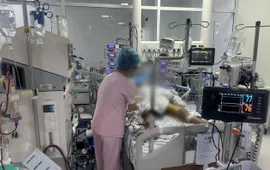 Can thiệp ECMO cứu bé gái bị viêm cơ tim tối cấp