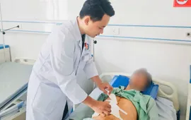 Rối loạn lo âu, mất ngủ dài ngày, bệnh nhân tự đâm thấu bụng nguy kịch