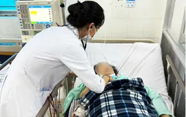 Bệnh nhân suy thận mạn nguy kịch vì không tuân thủ điều trị