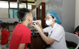 Khám và chăm sóc sức khỏe răng miệng miễn phí cho trẻ em Làng Trẻ em SOS Hà Nội