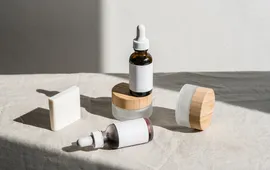 Cùng với thực phẩm chức năng, Bộ Y tế siết kiểm soát mỹ phẩm kém chất lượng