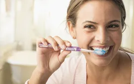 Nha sĩ chỉ ra sai lầm lớn nhất mọi người thường mắc phải khi đánh răng