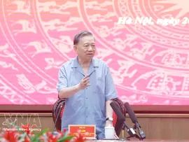 Top leader urges Hanoi to accelerate reforms, innovation for stronger development