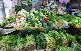 TP. Hồ Chí Minh: Giá rau tăng mạnh do mưa ngập kéo dài
