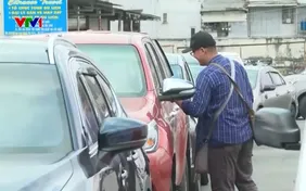 Ô tô xếp hàng dài chờ đăng kiểm ở TP Hồ Chí Minh