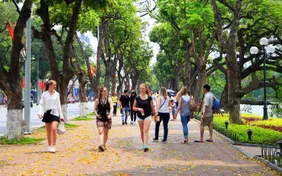 Hà Nội tạm dừng hoạt động phố đi bộ khu vực hồ Hoàn Kiếm đến 20/3