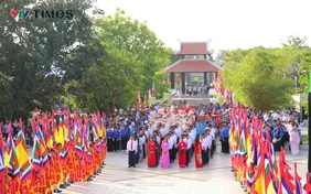 Người dân miền Tây hướng về cội nguồn tại Đền thờ Vua Hùng ở Cần Thơ