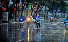 Dự báo thời tiết ngày 17/5: Cả nước chuyển mưa dông diện rộng, cảnh báo dông lốc và gió giật mạnh