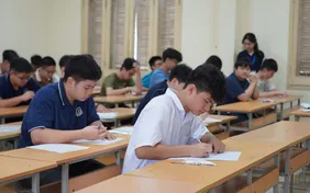 Hàng nghìn thí sinh hoàn tất môn thi cuối, kỳ thi vào lớp 10 chuyên thuộc ĐHQG Hà Nội