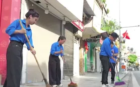 Tuổi trẻ Thủ đô chung tay làm sạch phố phường dịp 2/9