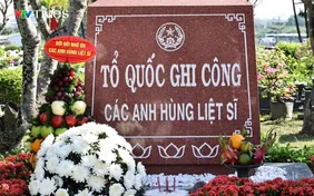 Nóng trên mạng tuần qua: Tri ân liệt sĩ, gánh mưu sinh và hoa sữa