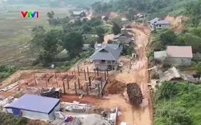 Đường thi công ì ạch, người dân khốn khổ cảnh “nắng bụi, mưa lầy”
