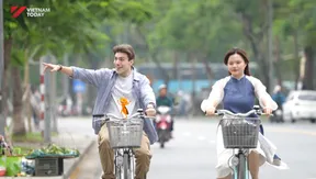 Hugo goes on a ride - Easy Vietnamese