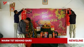 Warm Tết behind bars