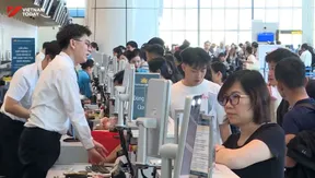 Record passenger surge at Tân Sơn Nhất airport