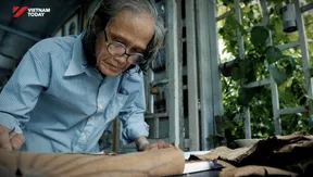 Turning lotus leaves into art | Vibes of Vietnam