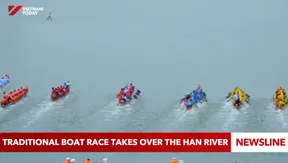 Traditional boat race takes over the Han River
