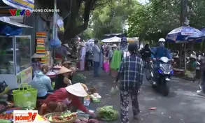 Chợ lấn đường gây mất an toàn giao thông