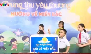 Mùa Trung thu trao gửi yêu thương tới trẻ em vùng thiên tai