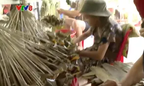 Rộn ràng làng nghề bánh ú tro dịp Tết Đoan Ngọ