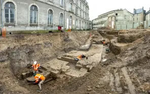 Phát hiện tàn tích lâu đài Trung cổ 640 năm tuổi dưới dinh thự ở Pháp