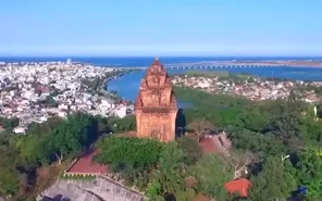 Tháp Nhạn thu hút khách du lịch trong dịp Tết