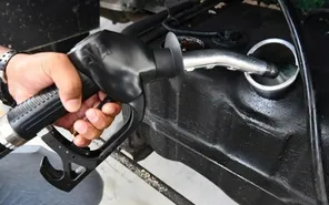 Trung Quốc yêu cầu nhà máy lọc dầu tư nhân duy trì sản lượng "bằng mọi giá"