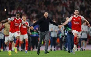 Arsenal vào chung kết Champions League, thiết lập chuỗi bất bại lịch sử