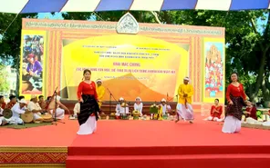 Sắc màu nghi lễ văn hóa Chăm