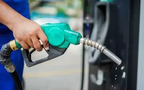 Giá xăng dầu giảm, doanh nghiệp cần chủ động hạ giá hàng hóa và dịch vụ