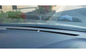 Khe lưới nhỏ trên táp-lô ô tô có tác dụng gì? Không phải cửa gió điều hòa như nhiều người vẫn nghĩ