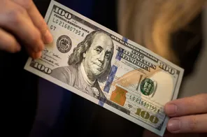 Tỷ giá USD hôm nay (24-7): Đồng USD giảm giá so với yên Nhật