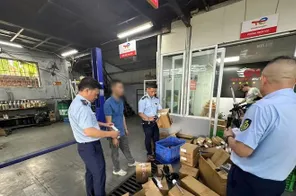Nhiều nhà bán hàng lo sợ bị khóa livestream vì “nổ” tốt nhất, xịn nhất