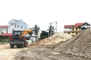 Ngăn găm hàng, thao túng giá vật liệu xây dựng