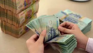 Lãi suất ngân hàng biến động trái chiều