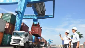 Xuất nhập khẩu lập kỷ lục mới, thặng dư thương mại vững chắc